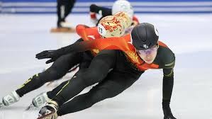 大谷翔平、阿德里安·贝尔特雷与铃木一朗在 2025 赛季同台现身球场仪式，场面历史性